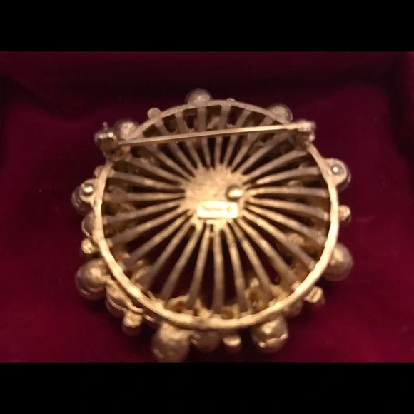 Trifari Vintage Pearl Brooch with Rhinestones - Picture 2 of 2